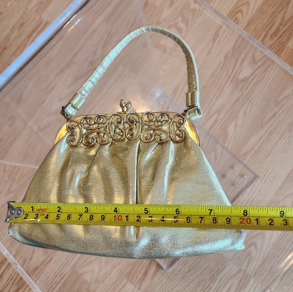 Elegant Gold Women's Clutch - Picture 11 of 17